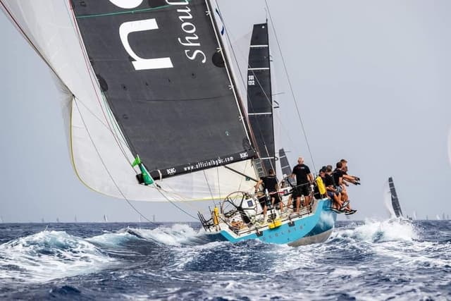 Yacht crew teamwork - Professional sailing competition